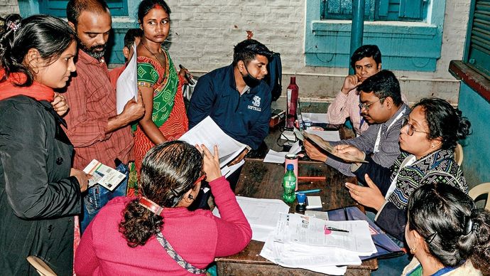 SIR को लेकर पश्चिंम बंगाल में सियासी गहमा-गहमी (सांकेतिक तस्वीर)