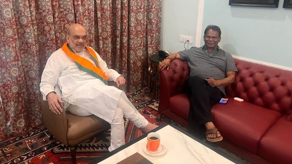 Dilip ray with Amit Shah