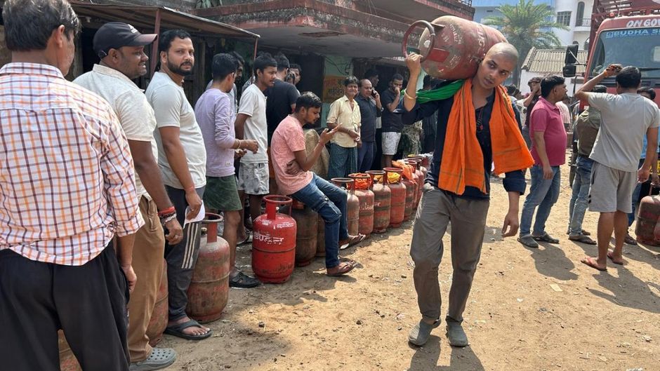 Cooking gas shortage in Patna
