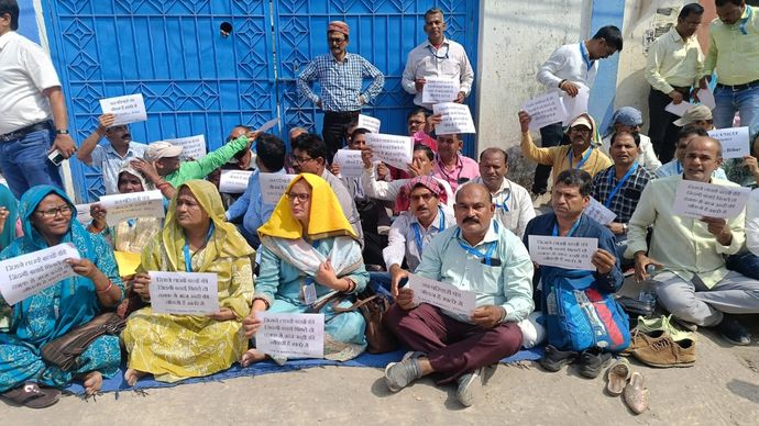 UNICEF worker protesting in Patna