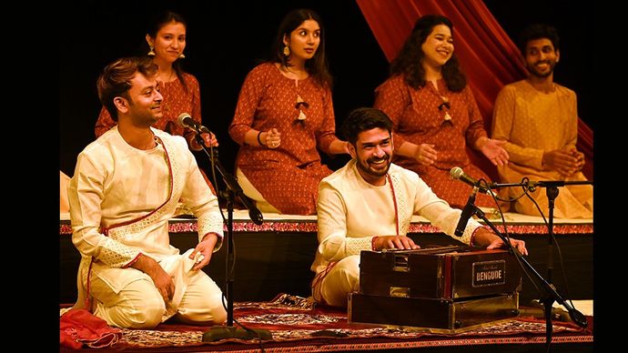 Jo Dooba So Paar, Play