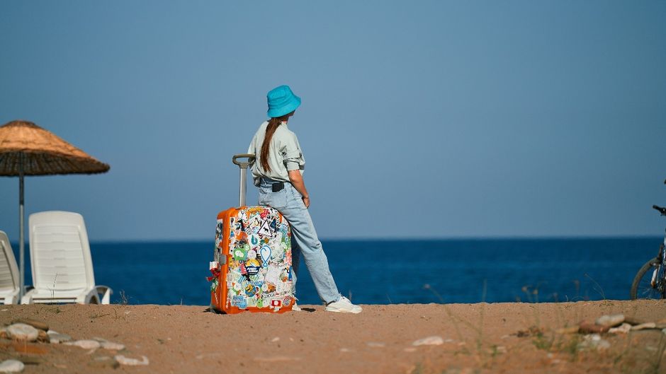 Property rates in tourist-heavy zones average ₹21,600 per sq ft—more than 150% higher than non-tourist regions, where rates hover around ₹8,500.