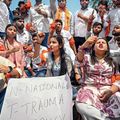 बार-बार फेल नीट पेपर लीक के विरोध में एबीवीपी कार्यकर्ता 13 मई को एनटीए कार्यालय के बाहर प्रदर्शन करते हुए