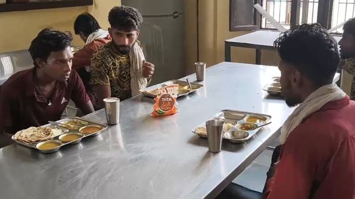अटल कैंटीन की तस्वीर (फाइल फोटो)