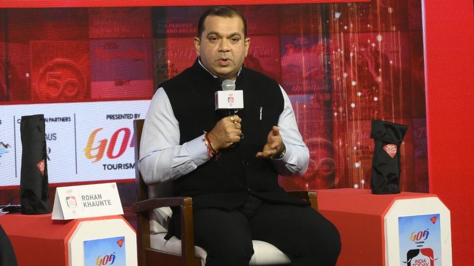 टूरिज़्म मंत्री रोहन खाउंटे