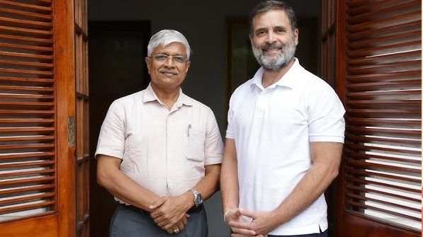 Rajendra Pal Gautam with Rahul Gandhi 