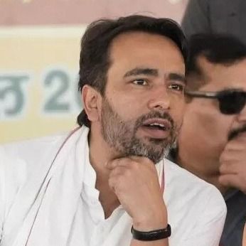 RLD अध्यक्ष जयंत चौधरी मुख्यमंत्री योगी आदित्यनाथ के साथ (फाइल फोटो)
