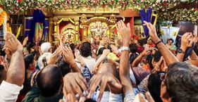 तिरुपति में करोड़ों के चढ़ावे की सुरक्षा कैसे होती है? तिरुपति बालाजी मंदिर के भीतर श्रद्धालु