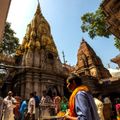 दान पर भरोसे की दो कहानियां : काशी में 3 करोड़ का चेक, रसीद और अयोध्या में कैंसर अस्पताल काशी विश्वनाथ मंदिर