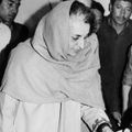 जब लद्दाख के लिए अनशन पर बैठे सोनम वांगचुक के पिता से मिलने पहुंची इंदिरा गांधी सोनम वांगचुक के पिता सोनम वांग्याल जम्मू-कश्मीर के मंत्री भी थे