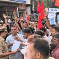 यूपी में चुनाव से पहले युवाओं को साधना BJP के लिए क्यों है सबसे कठिन राजनीतिक परीक्षा? पेपर लीक के खिलाफ प्रयागराज में छात्रों का प्रदर्शन (फाइल फोटो)पेपर लीक के खिलाफ प्रयागराज में छात्रों का प्रदर्शन (फाइल फोटो)