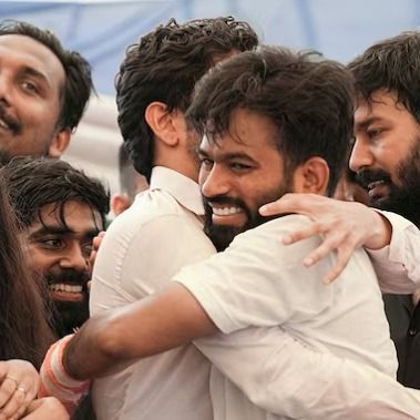 धर्मेंंद्र प्रधान के इस्तीफे के बाद जंतर मंतर पर अभिजीत दिपके और अन्य