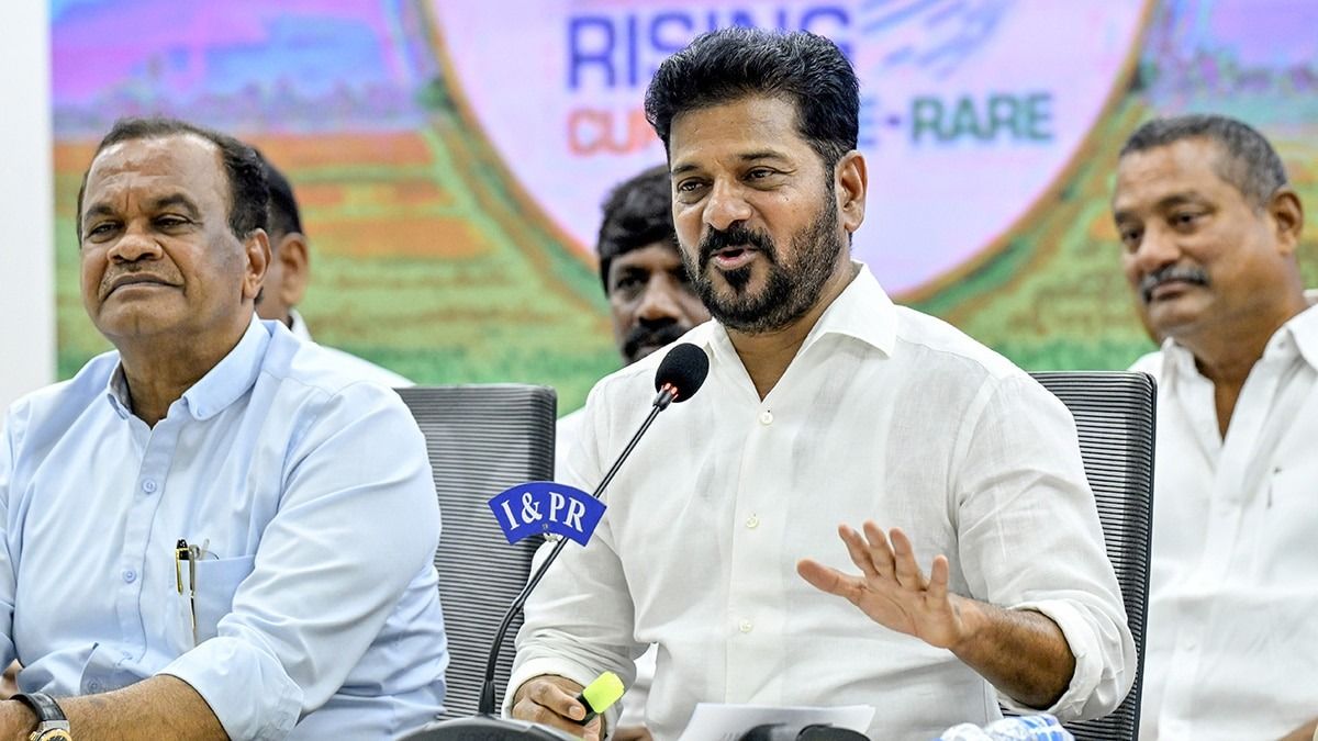CM रेवंत रेड्डी ने सांसद और विधायक बनने के लिए उम्र सीमा घटाने की मांग की