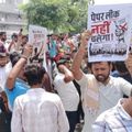 प्रयागराज कैसे बन रहा Gen-Z राजनीति का नया रणक्षेत्र? पेपर लीक के खिलाफ प्रयागराज में छात्रों का प्रदर्शन (फाइल फोटो)