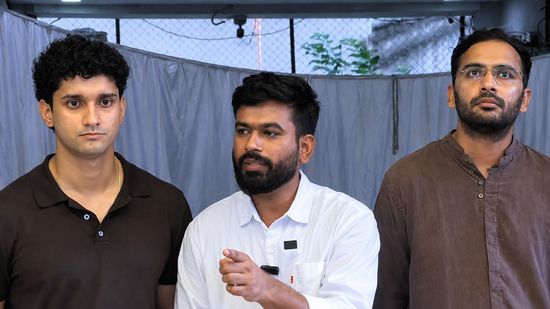 कॉकरोच जनता पार्टी का 'क्या बोलती पब्लिक' अभियान चुनावी कैंपेन से कितना अलग होगा? CJP