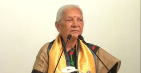 आनंदीबेन पटेल के सवालों के घेरे में योगी सरकार! आनंदीबेन पटेल (फाइल फोटो)