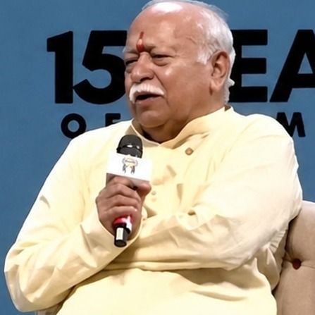 RSS प्रमुख मोहन भागवत मुंबई में युवाओं के एक कार्यक्रम के दौरान