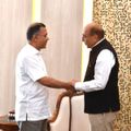 शेख हसीना विवाद के बावजूद आगे बढ़ पाएगी भारत-बांग्लादेश की बातचीत? भारतीय उच्चायुक्त दिनेश त्रिवेदी बांग्लादेश के पीएम तारिक रहमान के साथ