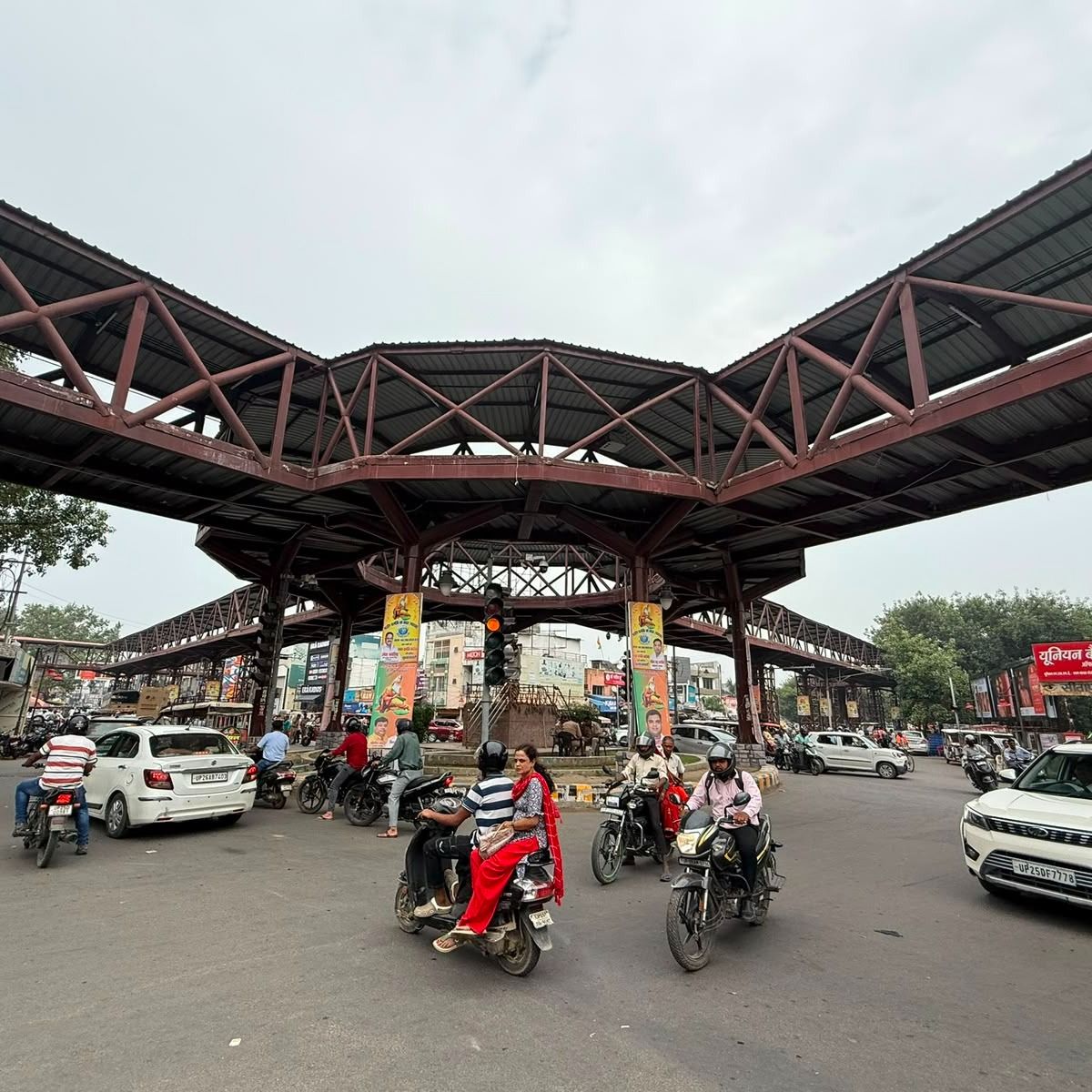 बरेली में सफेद हाथी बना स्काईवॉक