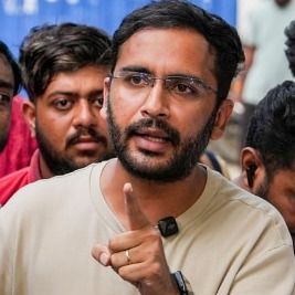 कोलकाता में प्रेस कॉन्फ्रेंस के दौरान CJP के सह-संयोजक आशुतोष रांका