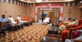 राम मंदिर ट्रस्ट में ‘राम’ से ज्यादा रार राम मंदिर ट्रस्ट की एक बैठक (फाइल फोटो/मयंक शुक्ला)
