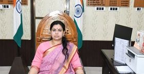 यूपी के IAS अफसर बीच में ही क्यों छोड़ रहे नौकरी? दिव्या मित्तल (फाइल फोटो)