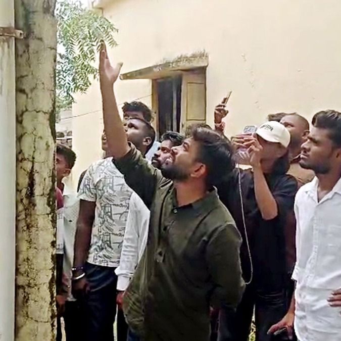 CJP के अभिजीत दीपके एक स्कूल का मुआयना करते हुए (फाइल फोटो)