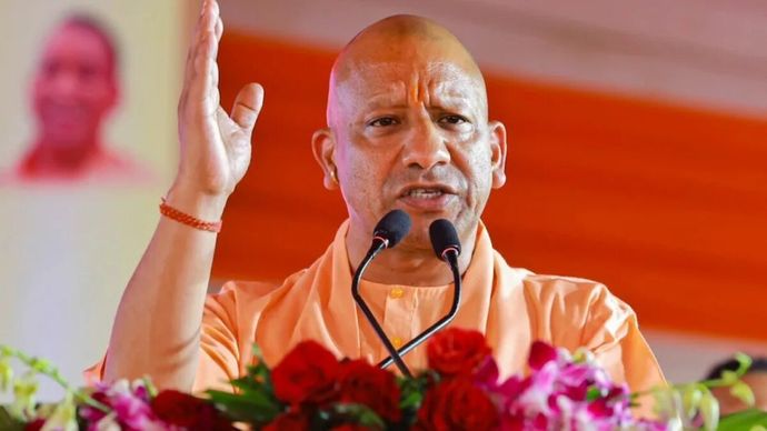 UP के CM योगी आदित्यनाथ मुखर होकर मथुरा का नाम अपने भाषणों में ले रहे हैं. (File Photo: PTI)