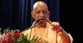जातीय बेचैनी और युवा नाराजगी के बीच 2027 में कैसे पार पाएंगे योगी? मुख्यमंत्री योगी आदित्यनाथ (फाइल फोटो)