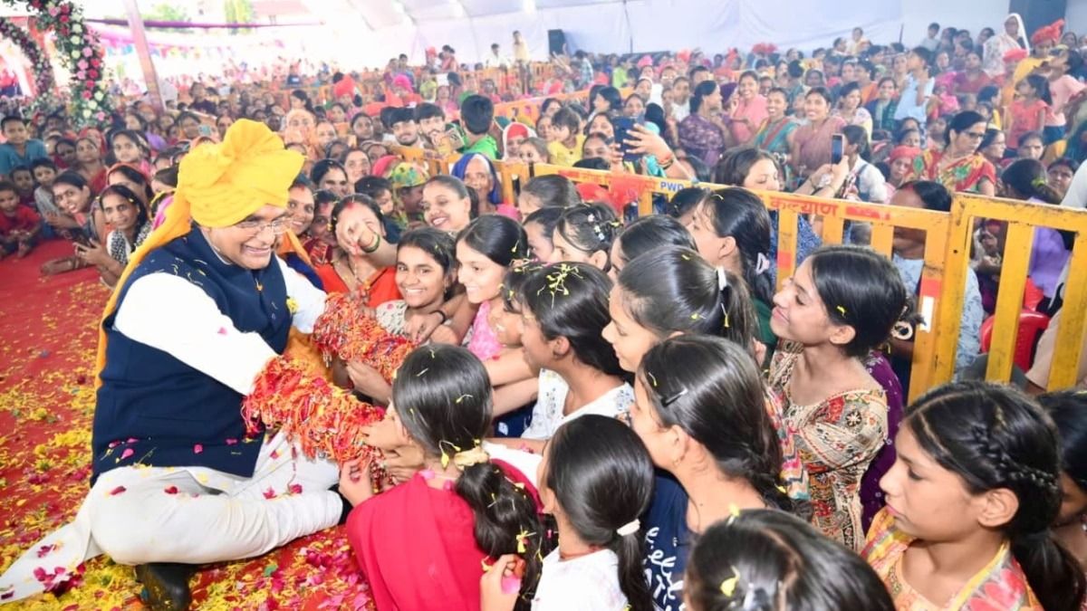 राखी समारोह में विश्वास सारंग