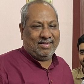संजय निषाद सपा नेता माता प्रसाद पांडेय के साथ 