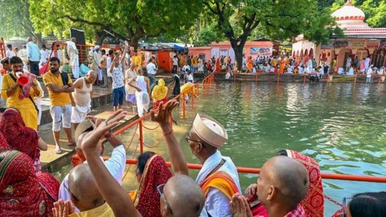 पुरखों की स्मृति और मुक्ति का पर्व : नए दौर के साथ गया में कैसे बदल रहा पितृपक्ष? गया में पितृपक्ष के दौरान जुटे लोग (फाइल फोटो)