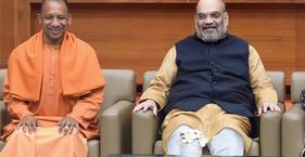 यूपी के लिए BJP की राज्यसभा सूची में दिख रही 2027 से आगे की रणनीति केंद्रीय गृहमंत्री अमित शाह के साथ मुख्यमंत्री योगी आदित्यनाथ (फाइल फोटो)
