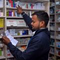 74 रुपए की दवा पर 4,980 की MRP! अस्पतालों की फार्मेसी में कैसे लुट रहे मरीज? अस्पताल की फार्मेसी में दवाएं अक्सर महंगी मिलती हैं (सांकेतिक तस्वीर)