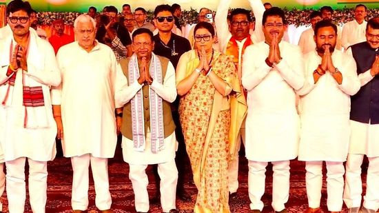 सपा के बागियों को BJP में जगह, पुराने दावेदारों का क्या होगा? BJP की सदस्यता लेने के बाद सपा के तीन बागी नेता
