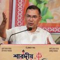 बांग्लादेश में हिंदुओं ने बेखौफ मनाई दुर्गा पूजा लेकिन सुरक्षा पर सवाल बरकरार एक पूजा पंडाल में बांग्लादेश के प्रधानमंत्री तारिक रहमान