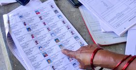 कर्नाटक में SIR के बाद एक करोड़ नाम बाहर, वोटर लिस्ट पर क्यों उठे सवाल? कर्नाटक में SIR की प्रक्रिया 27 अक्टूबर को पूरी हुई है (सांकेतिक तस्वीर)
