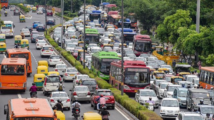 Delhi air pollution: No fuel for vehicles without PUC