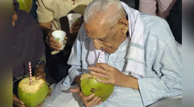 101-Year-Old Freedom Fighter Praised by Netizens for Hunger-Strike against 'CAA' 101-Year-Old Freedom Fighter Praised by Netizens for Hunger-Strike against 'CAA'