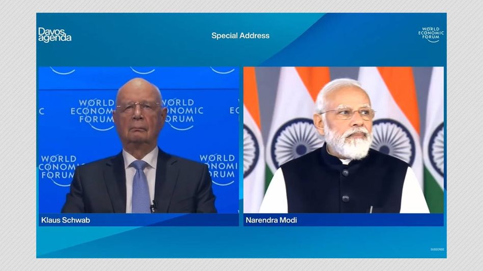 Teleprompter PM: Embarrasing moment for Modi after teleprompter failure during WEF speech Teleprompter PM: Embarrasing moment for Modi after teleprompter failure during WEF speech