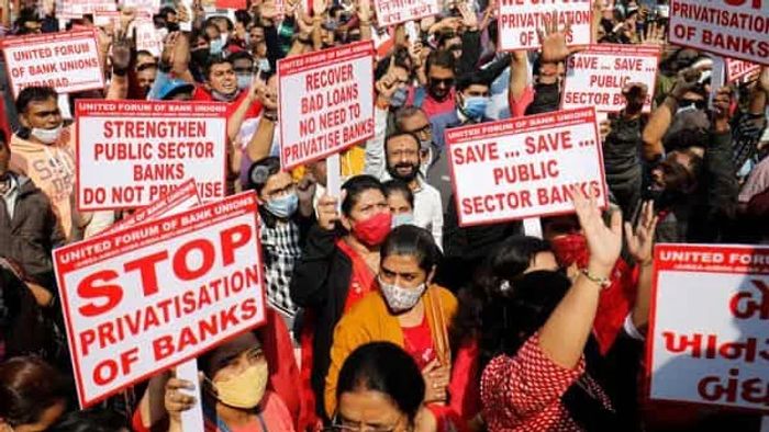 Bank employees begin 2-day strike against Centre's privatization move