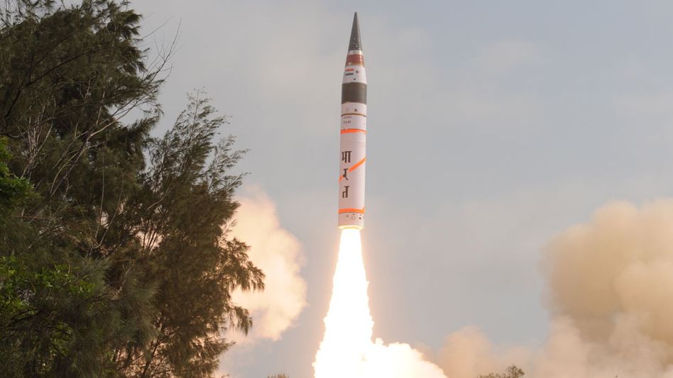 India successfully launches surface-to-surface ballistic missile Agni-5 India successfully launches surface-to-surface ballistic missile Agni-5