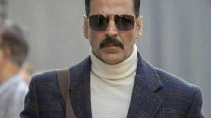 Actor Akshay Kumar trolled for dissuading fans not to play Holi