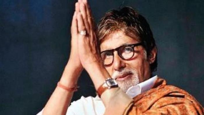 Amitabh Bachchan eye surgery