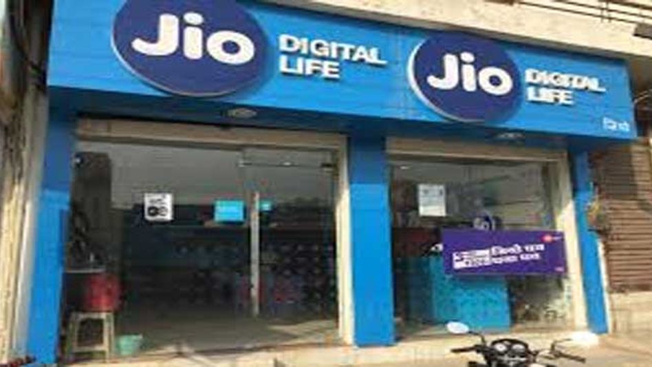 Reliance Jio Announces Tariff Hike of 40 Per Cent Reliance Jio Announces Tariff Hike of 40 Per Cent