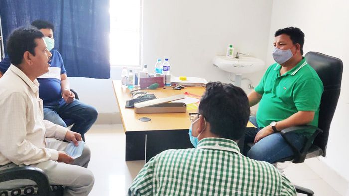 Image: Boro holds a discussion with doctors at Nagrijuli