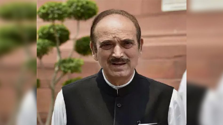 Congress Leader Ghulam Nabi Azad Becomes First Leader to Arrive in J&K after Abrogation of Article 370 Congress Leader Ghulam Nabi Azad Becomes First Leader to Arrive in J&K after Abrogation of Article 370