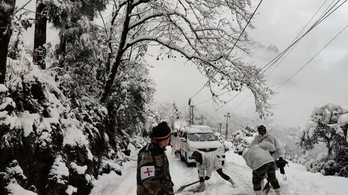 Sikkim: Army rescue over 300 tourists stranded in heavy snowfall