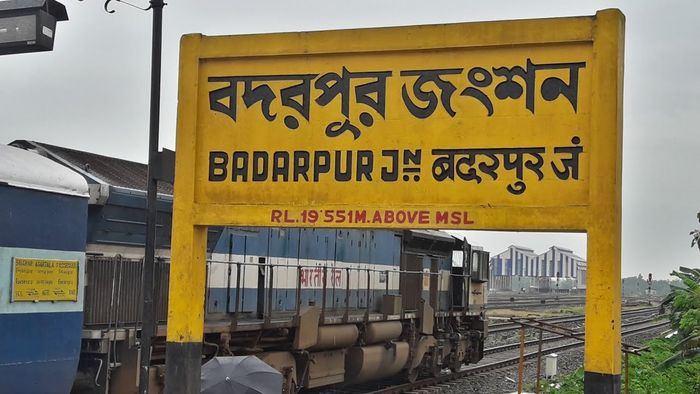 Assam: 14 stranded people arrive Hailakandi by train