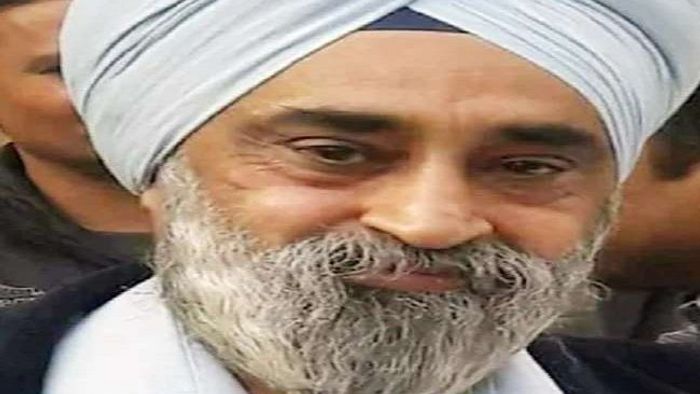 BJP leader hangs himself inside a park in Delhi